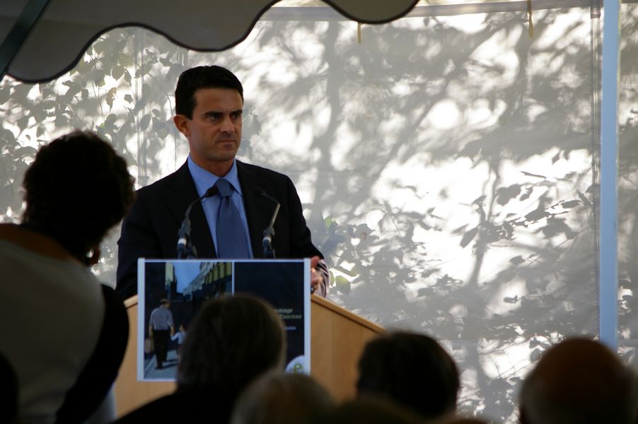 Inauguration de l allee des Justes: Inauguration Allee des Justes 040 - Manuel Valls - Maire d Evry
